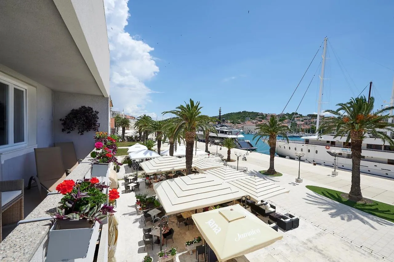 Apartment Stella Old Town Trogir, With Balcony 0*, Trogir